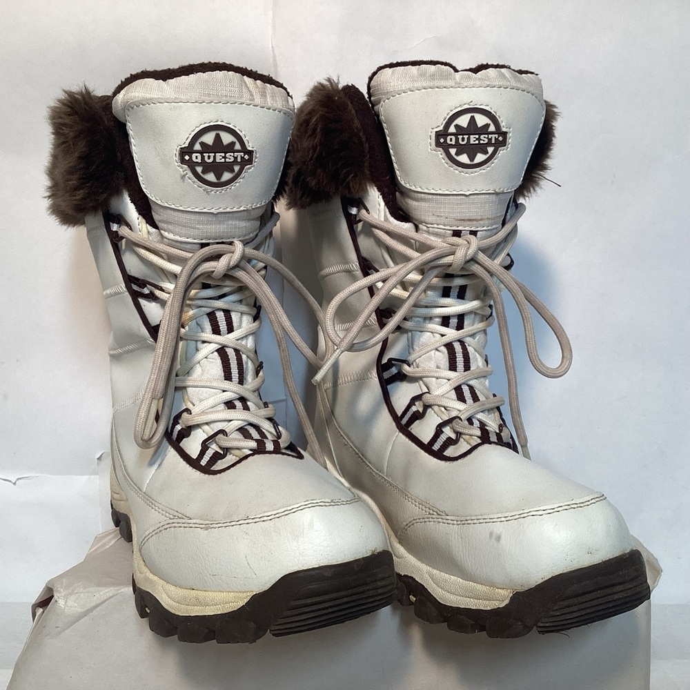Quest White Winter Glacier Snow Boots with Faux Fur Trim Women’s size 8